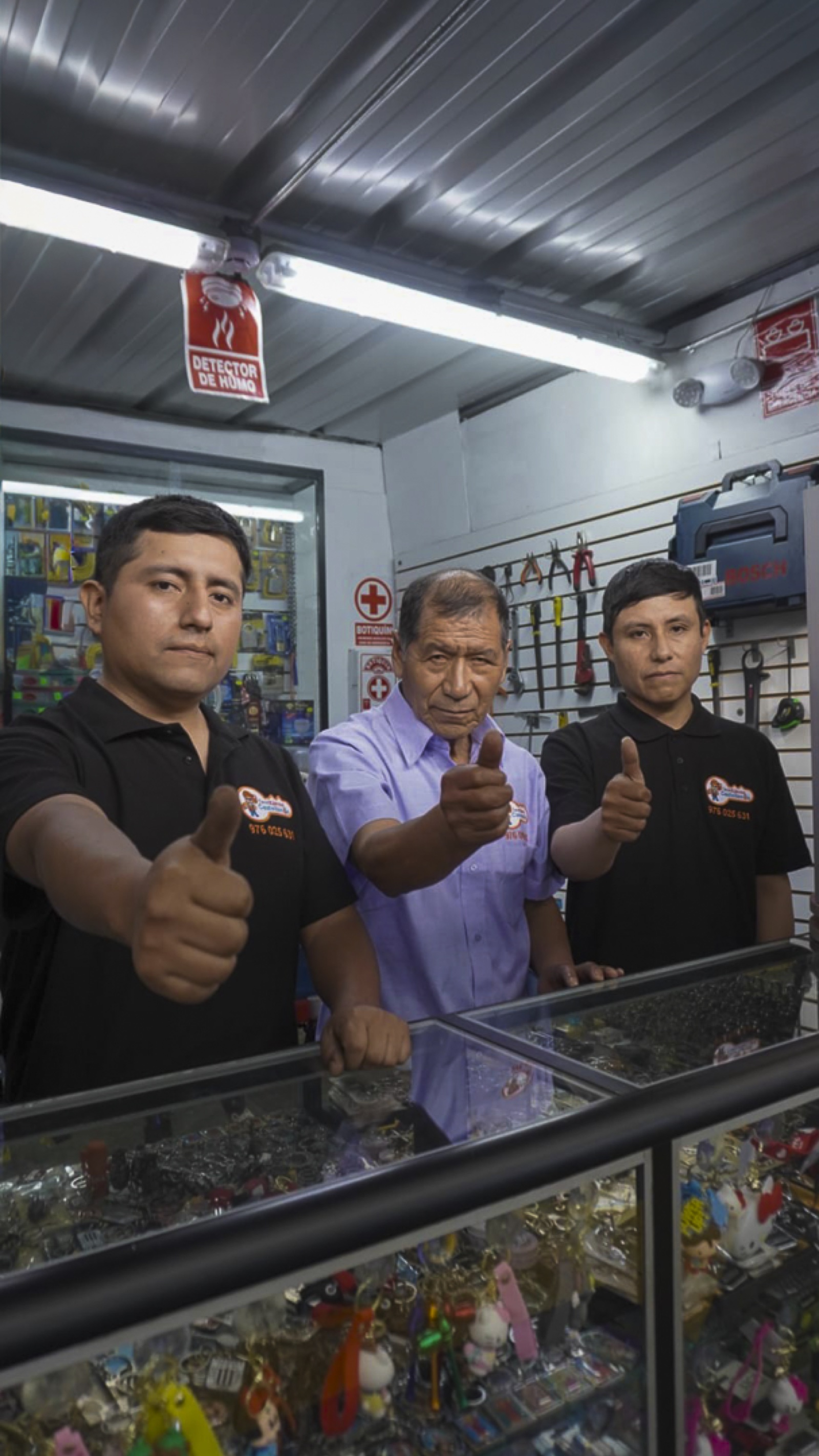 Cerrajero experto de TecniLlaves en acción